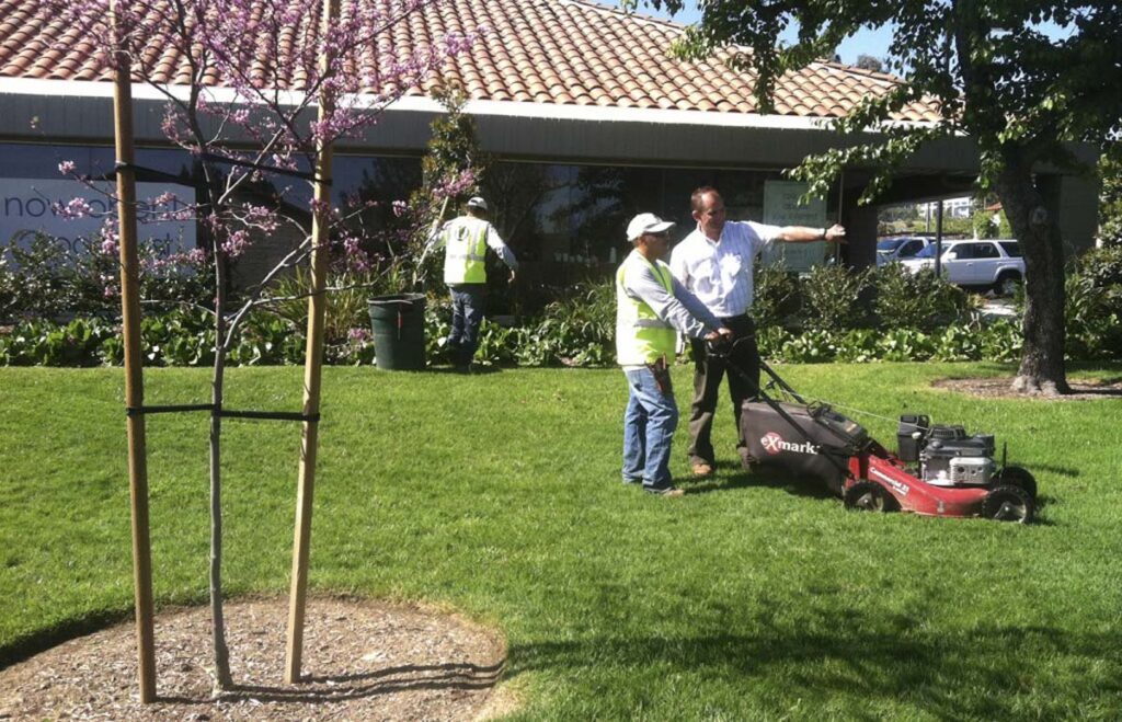 Commercial lawn maintenance Anaheim CA